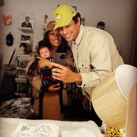 Keke Palmer took a picture with her baby and her partner, Darius Daulton. 